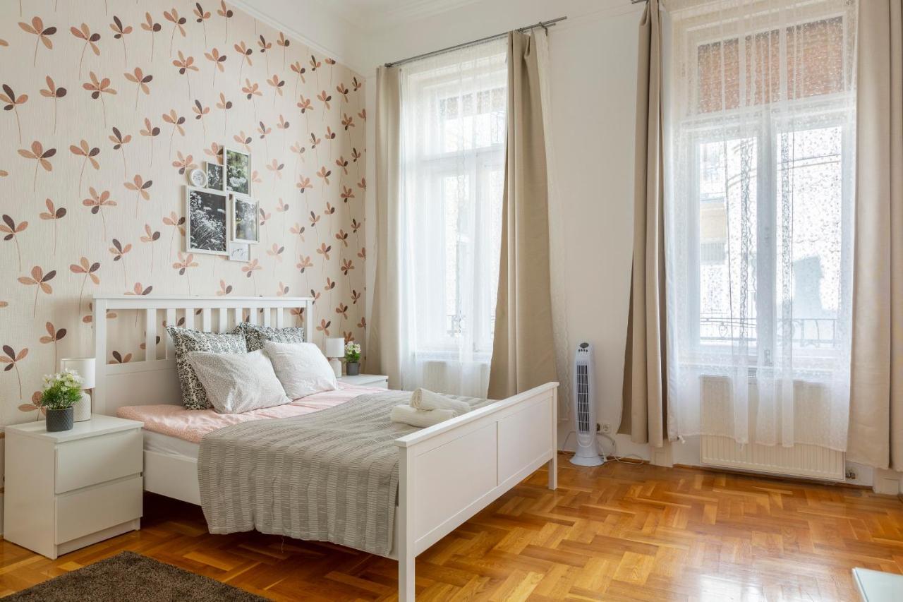 Deluxe Dream Home In The Center Будапеща Екстериор снимка
